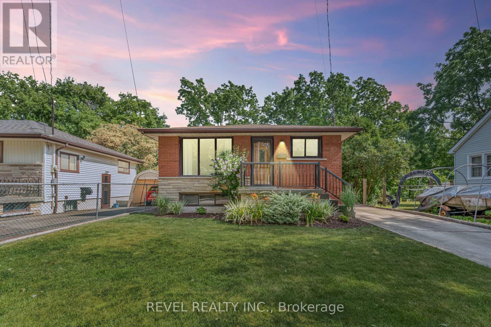 Photo 38 of 323 Hixon Road, Hamilton ON