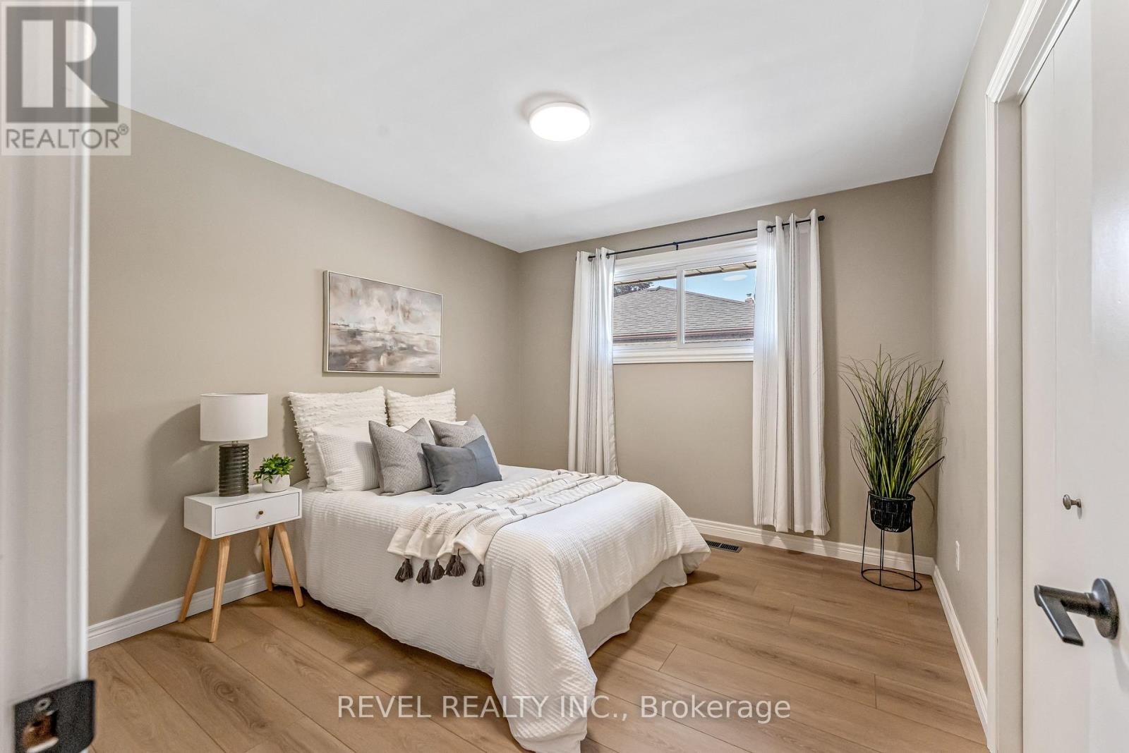 Photo 14 of 323 Hixon Road, Hamilton ON