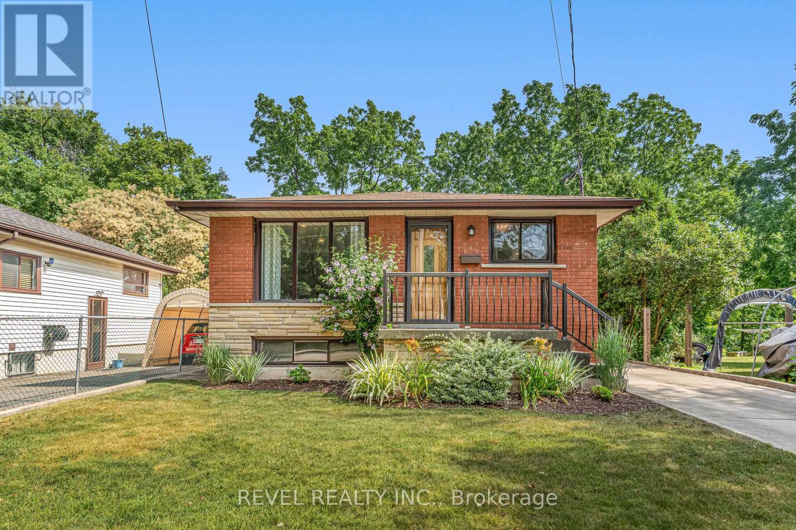 Photo 6 of 323 Hixon Road, Hamilton ON