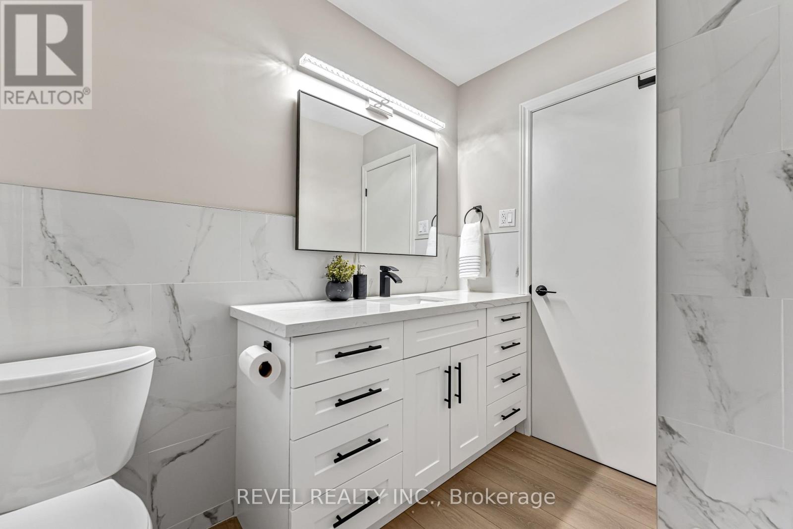 Photo 32 of 323 Hixon Road, Hamilton ON