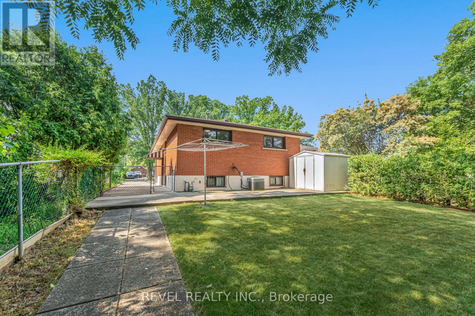 Photo 33 of 323 Hixon Road, Hamilton ON