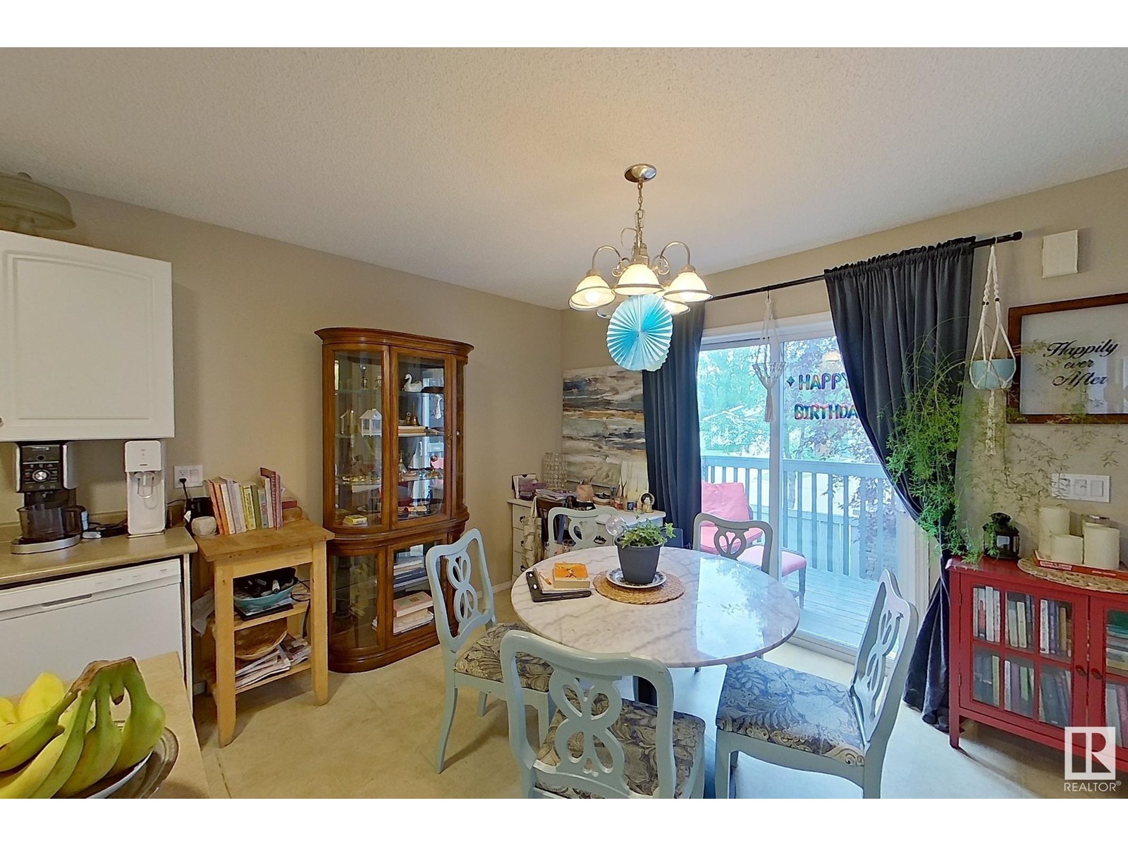 Photo 11 of 10 16777 91 Street Nw, Edmonton AB
