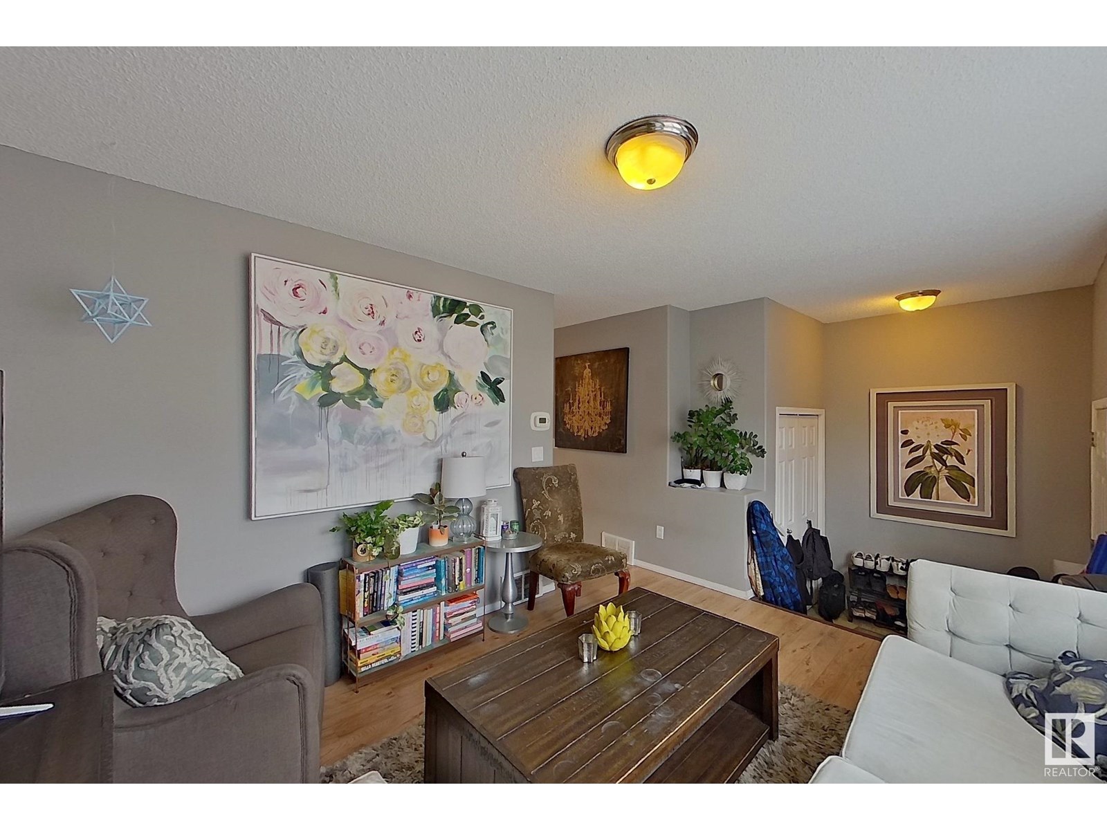Photo 5 of 10 16777 91 Street Nw, Edmonton AB