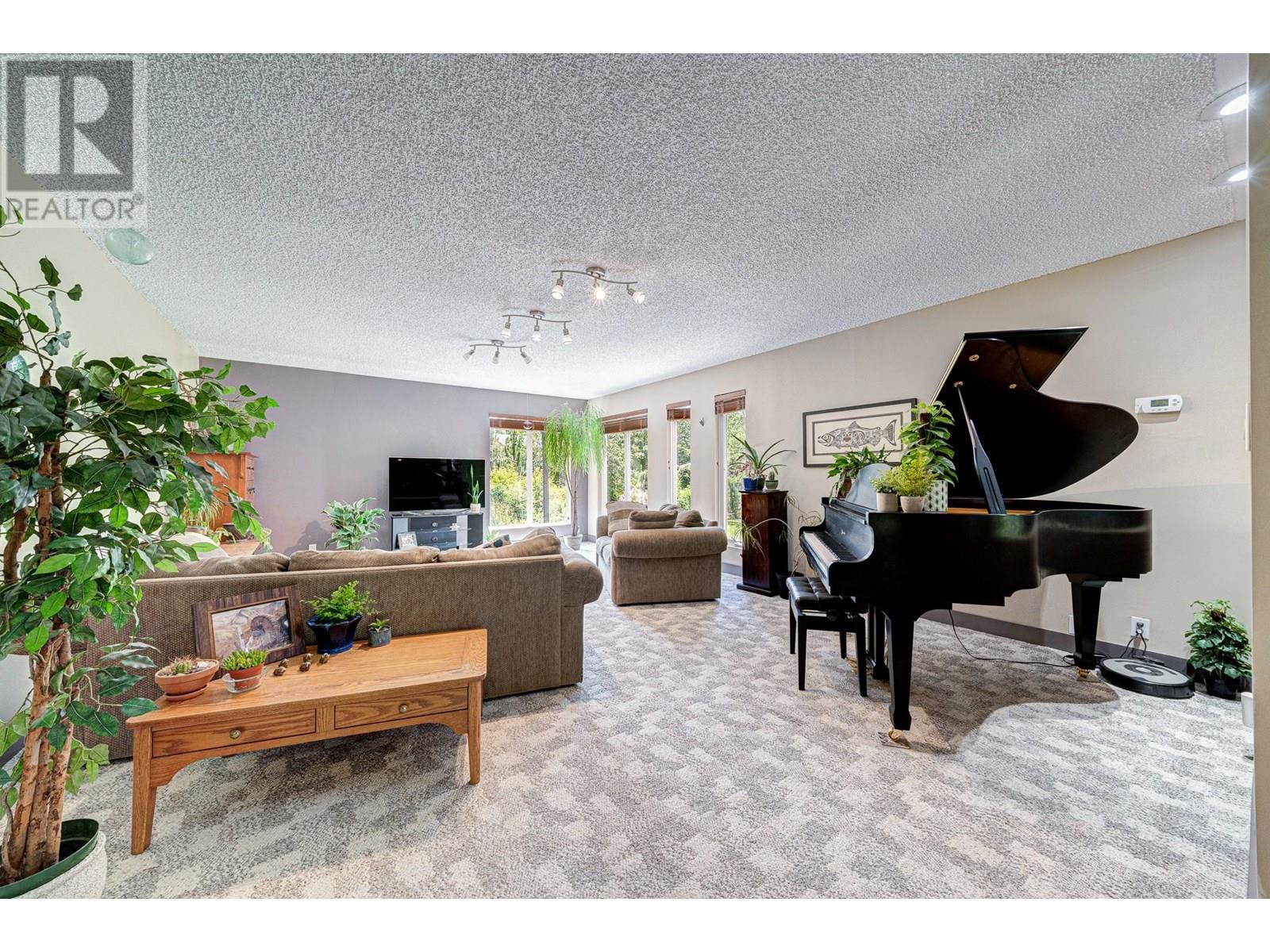 Photo 2 of 17 Pine Crescent, Fernie BC