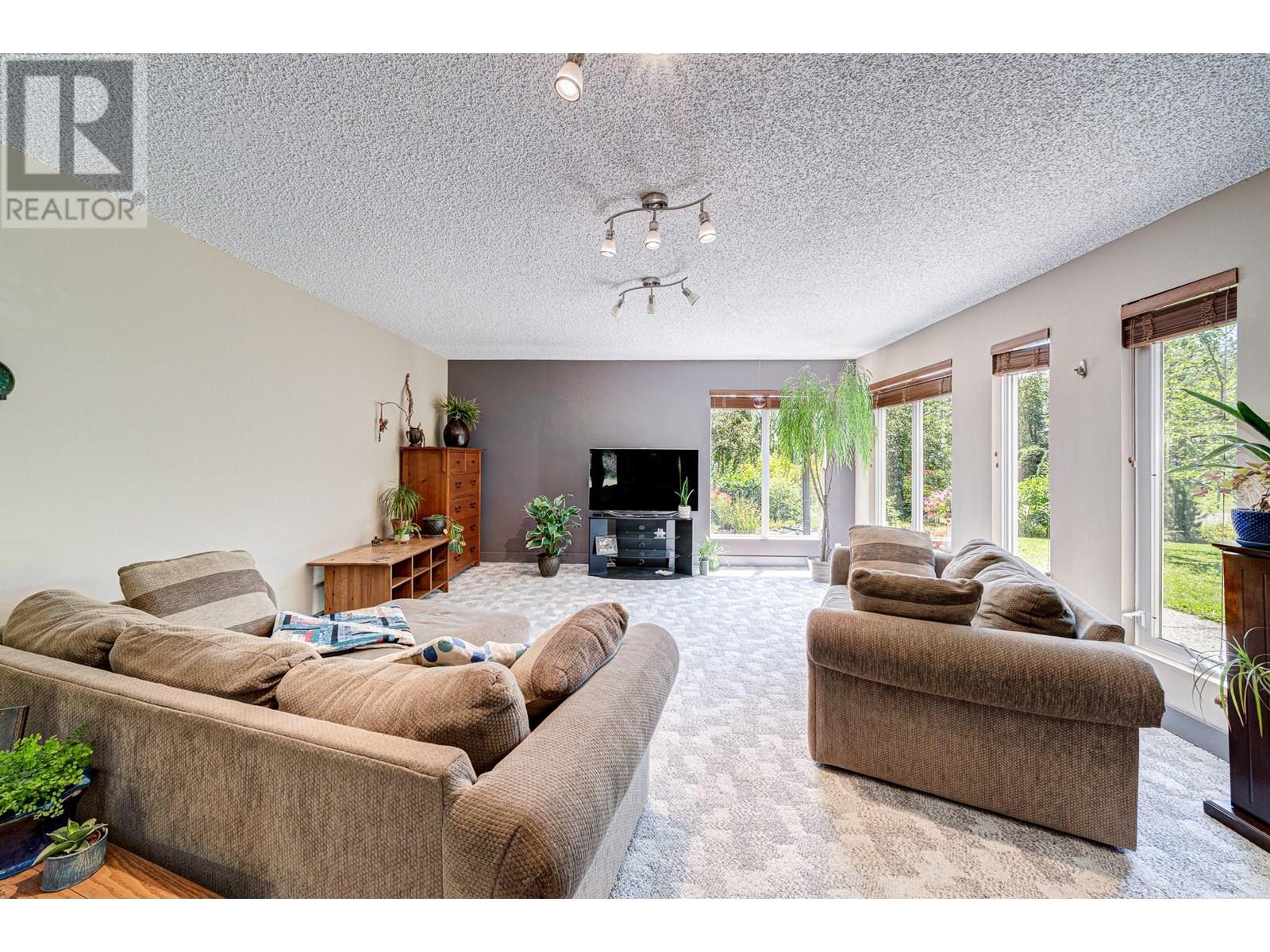 Photo 13 of 17 Pine Crescent, Fernie BC