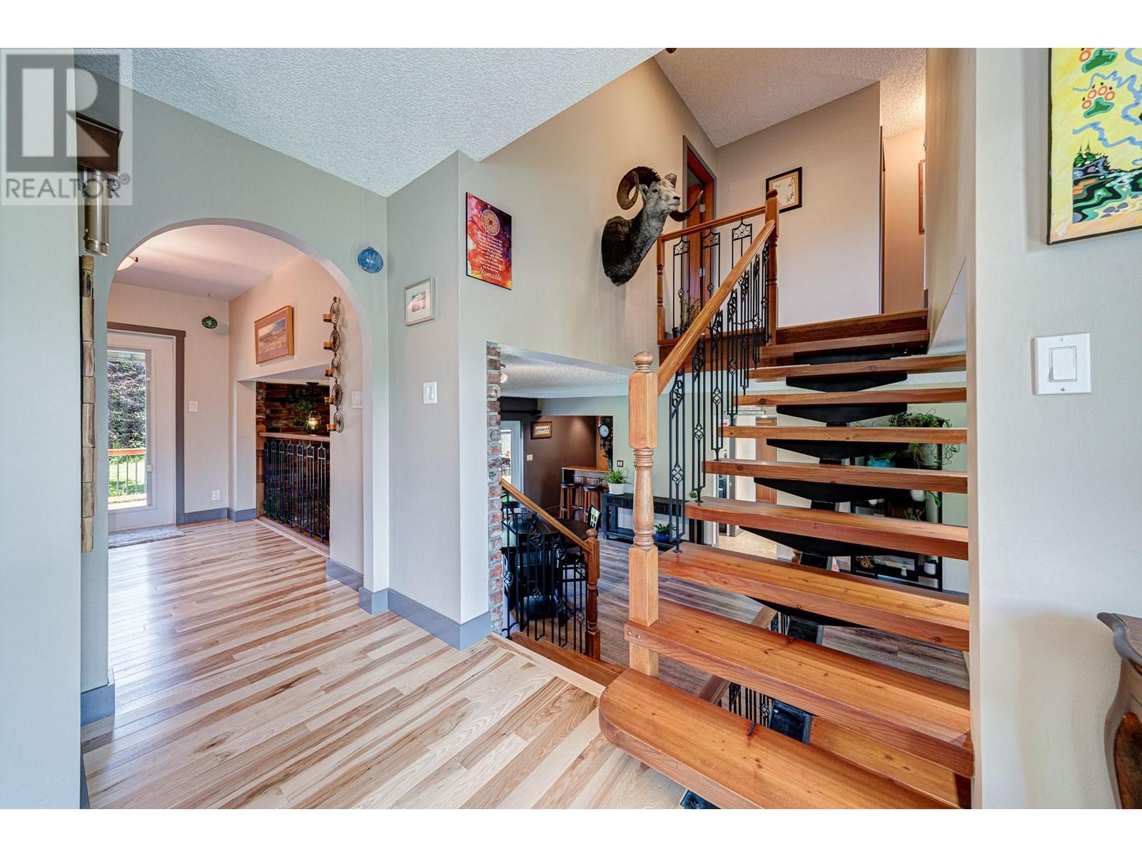 Photo 43 of 17 Pine Crescent, Fernie BC