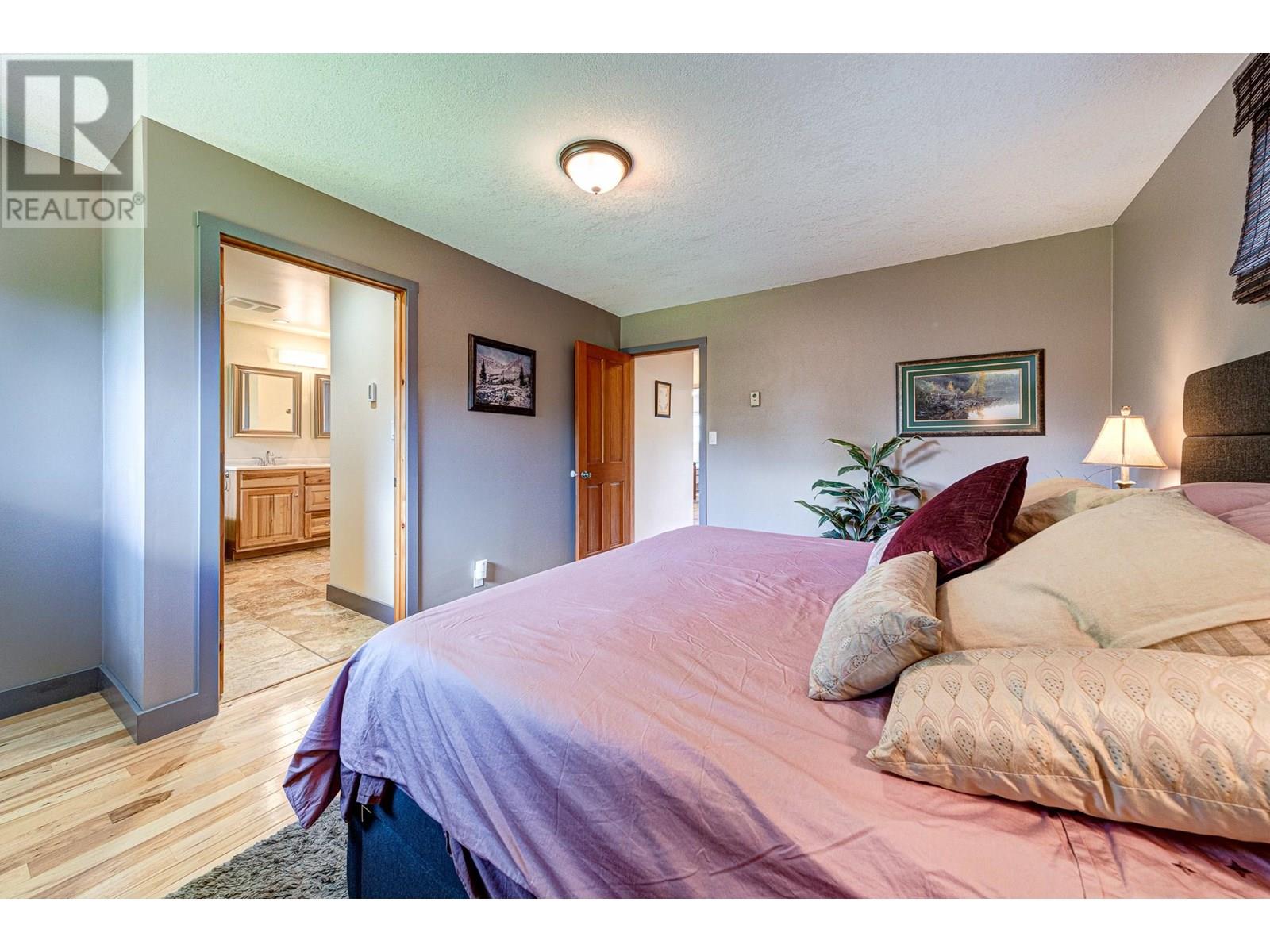Photo 80 of 17 Pine Crescent, Fernie BC