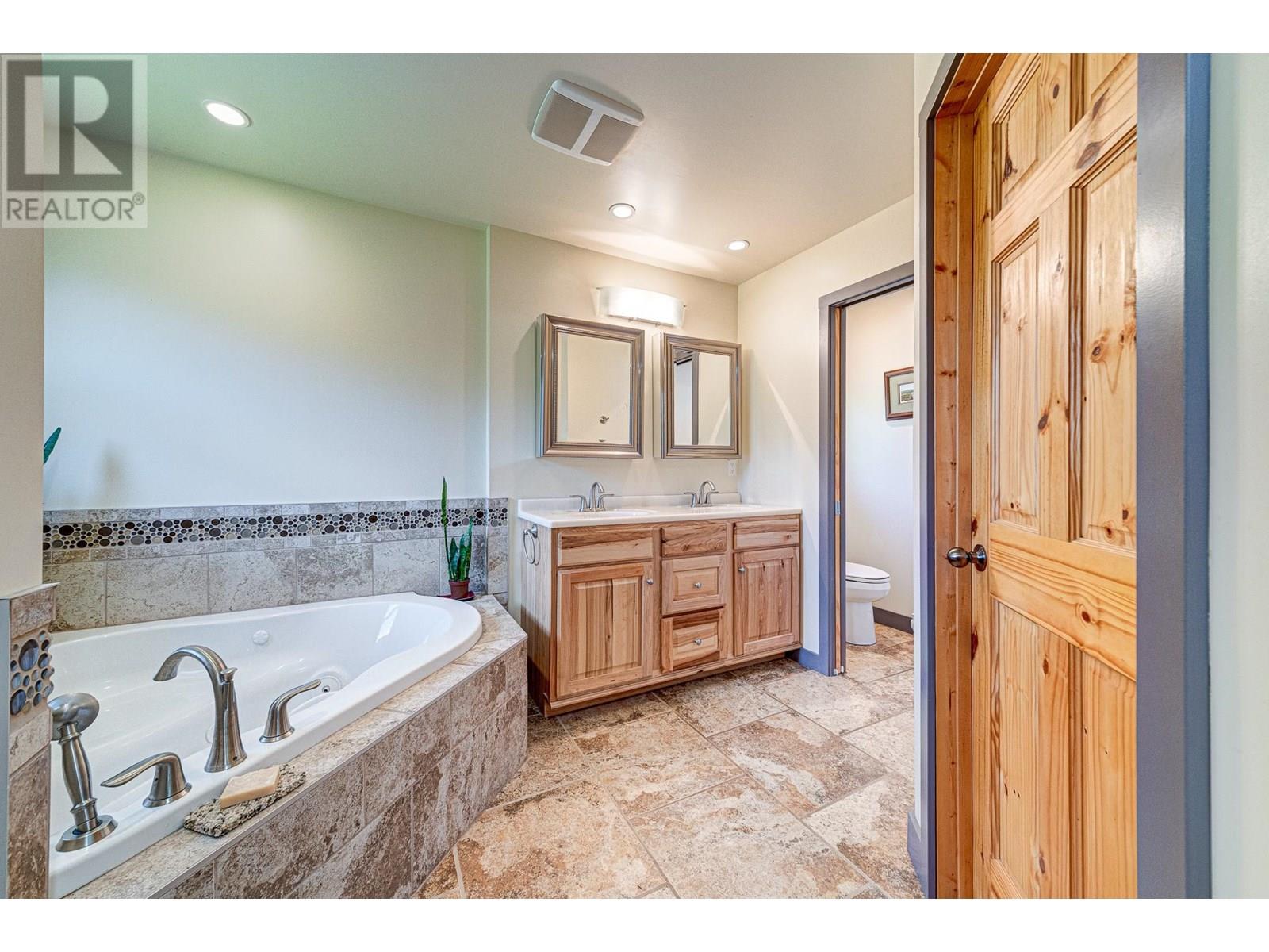 Photo 52 of 17 Pine Crescent, Fernie BC