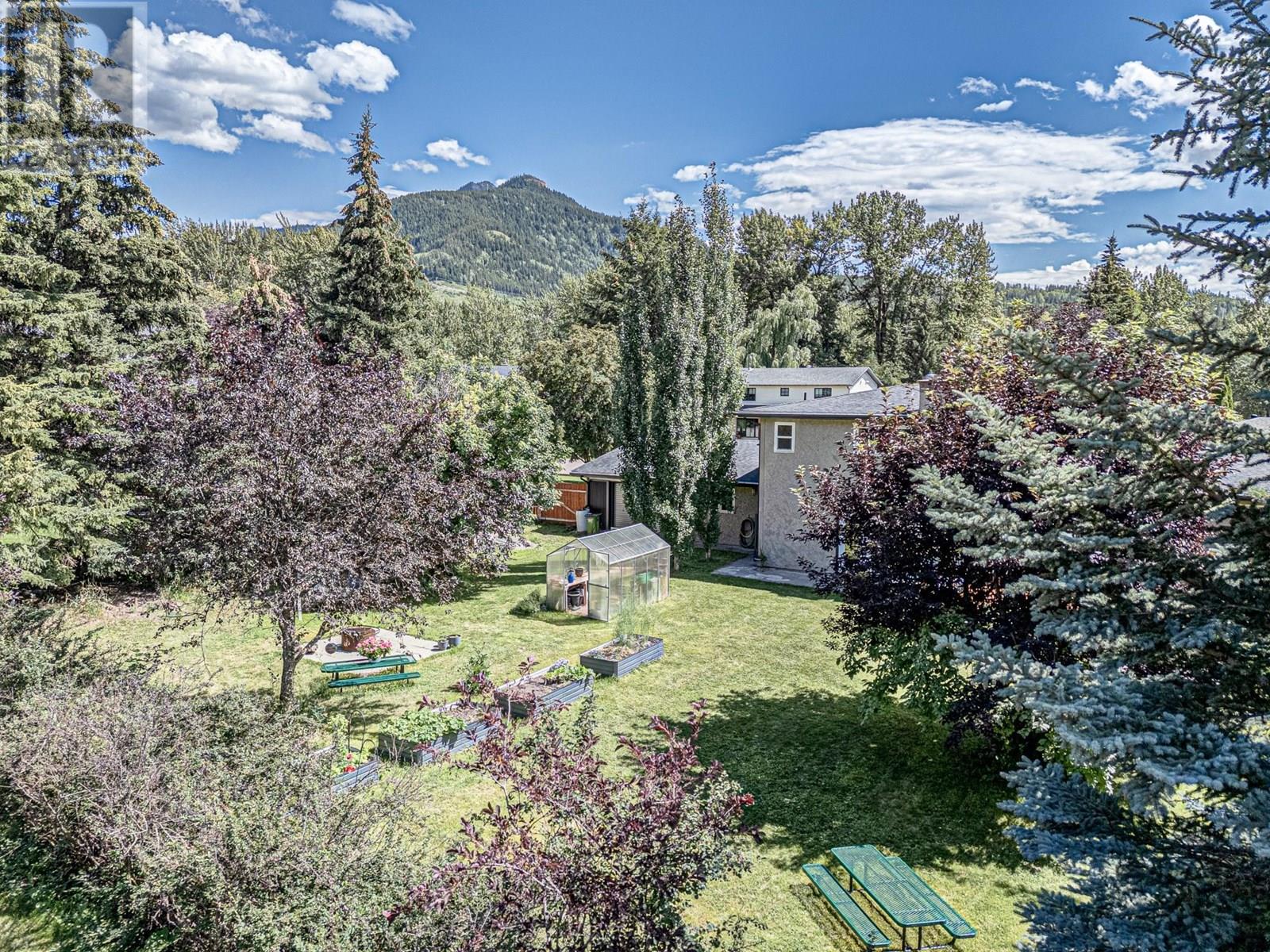 Photo 76 of 17 Pine Crescent, Fernie BC