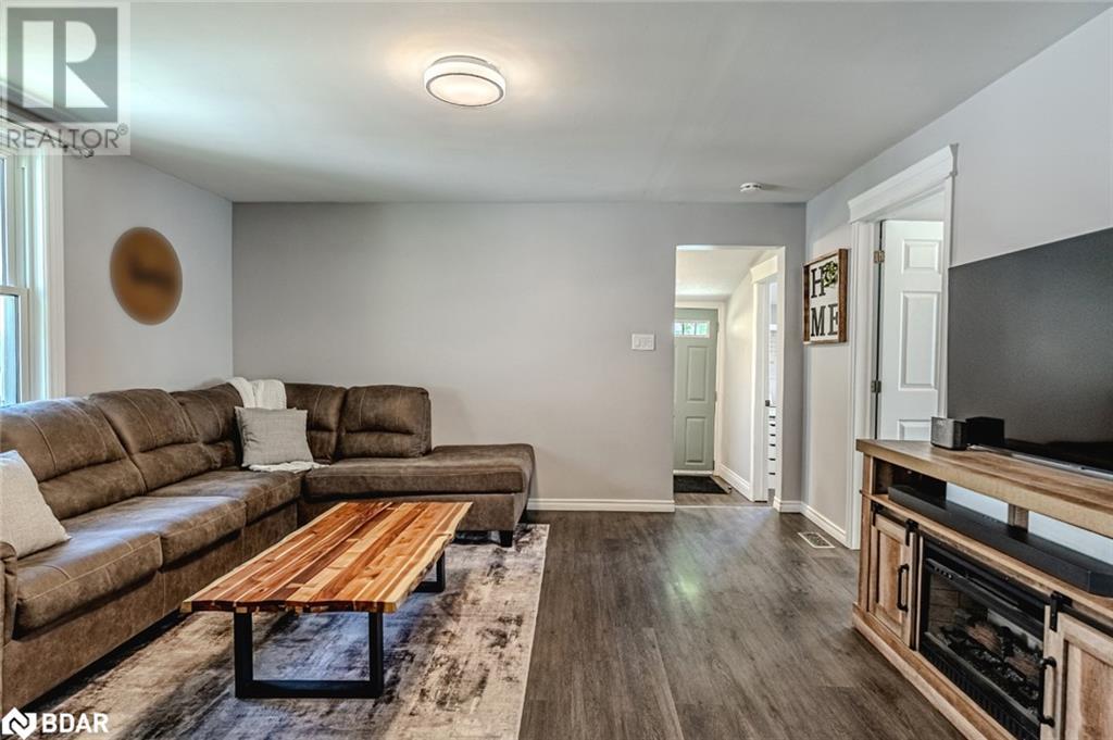 Photo 2 of 44 Adelaide Street, Barrie ON