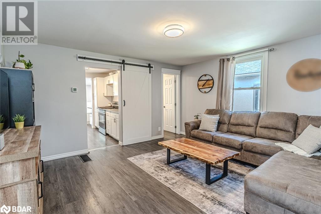 Photo 3 of 44 Adelaide Street, Barrie ON