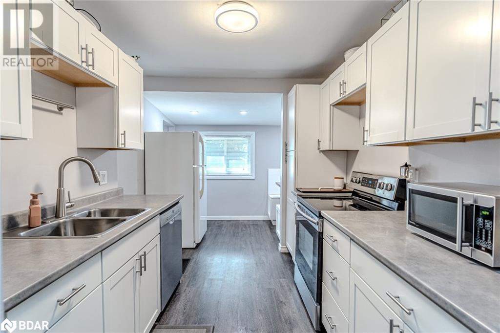 Photo 4 of 44 Adelaide Street, Barrie ON