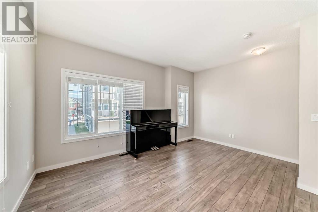 Single Family House for Sale in  Evansridge Common NW Evanston Calgary 