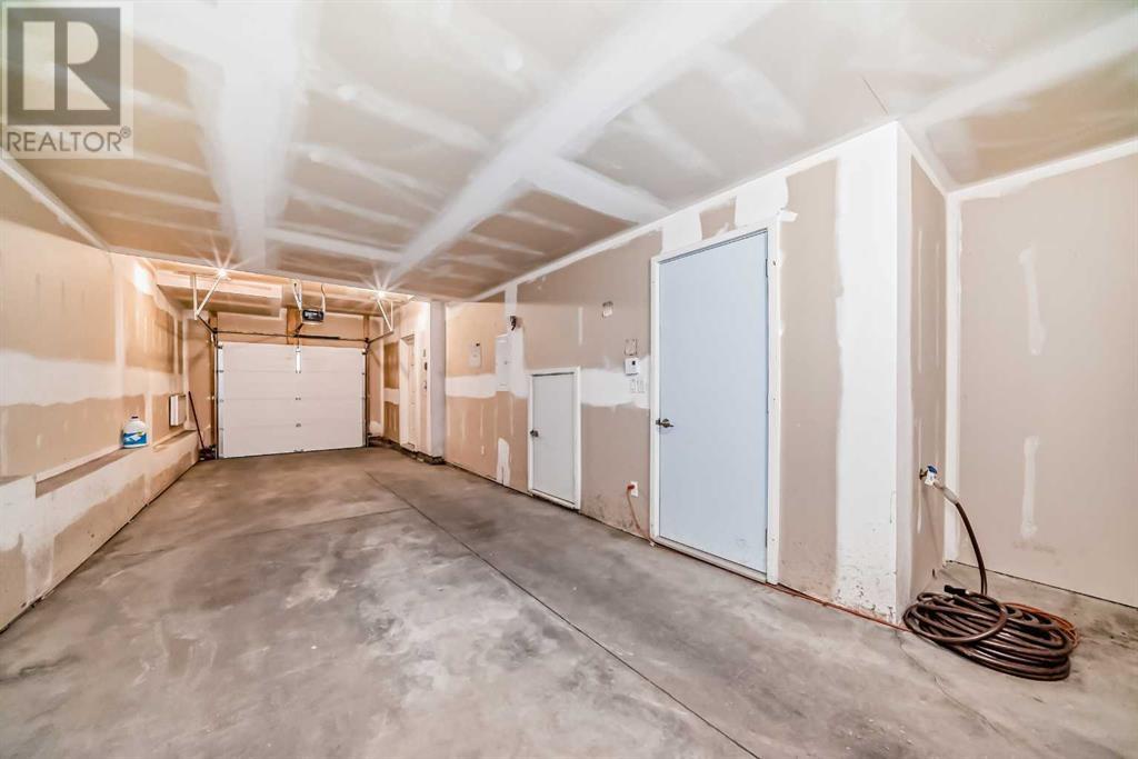 Single Family House for Sale in  Evansridge Common NW Evanston Calgary 