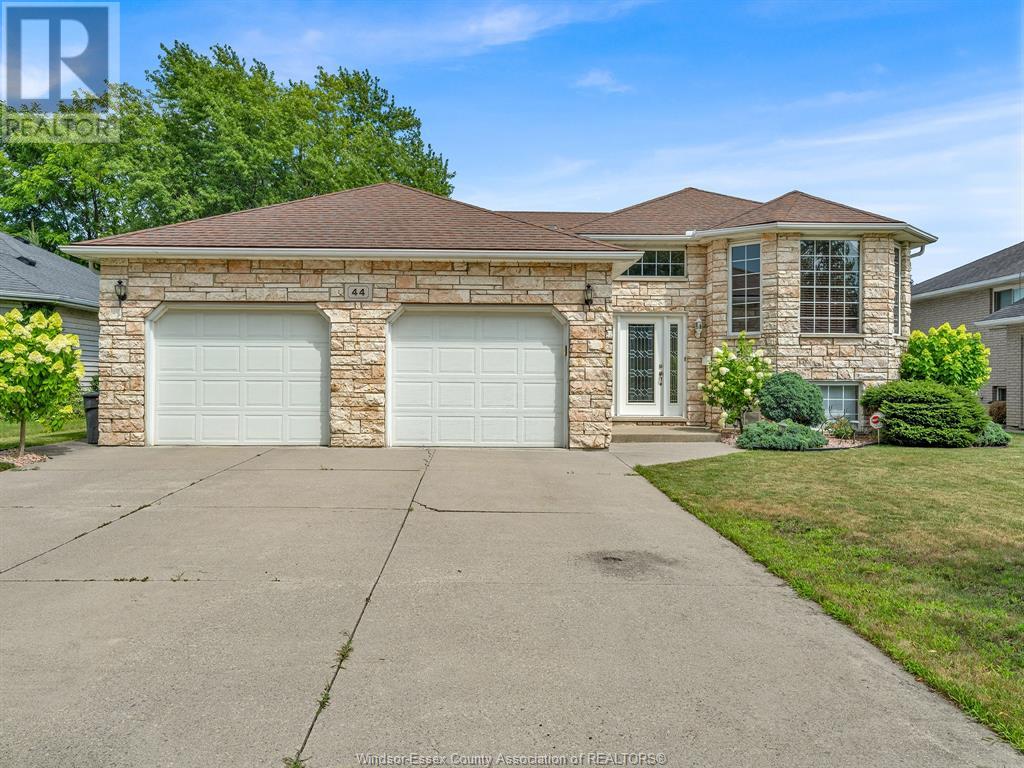 Photo 23 of 44 Sherwood Avenue, Leamington ON