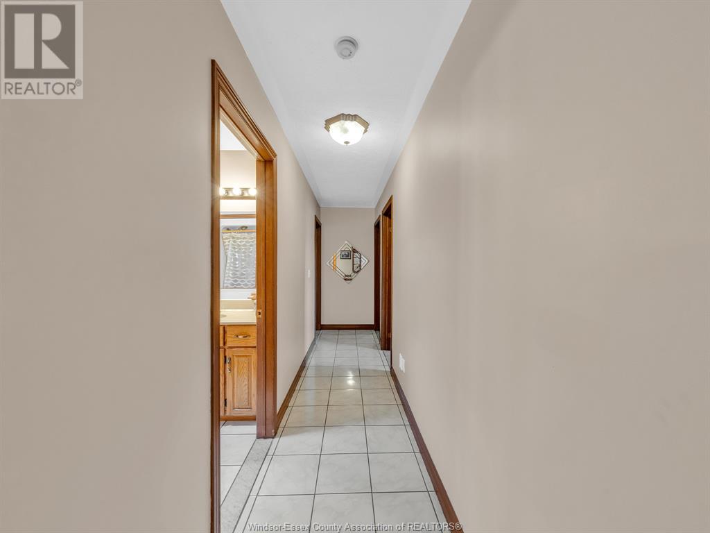 Photo 45 of 44 Sherwood Avenue, Leamington ON