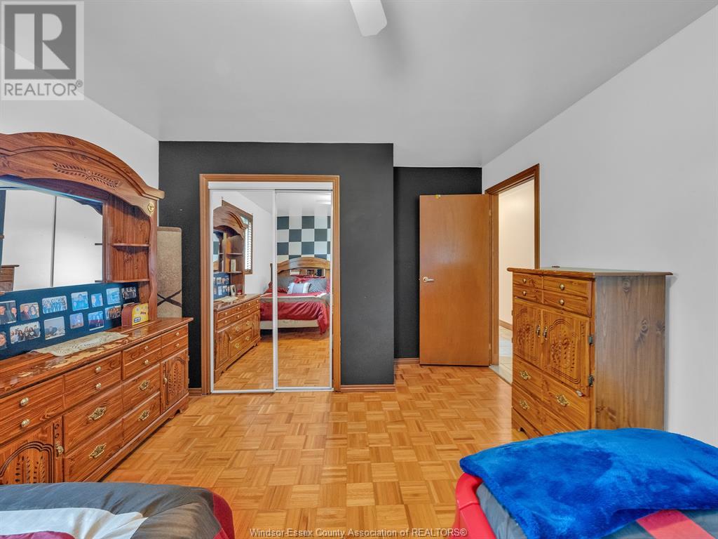 Photo 20 of 44 Sherwood Avenue, Leamington ON
