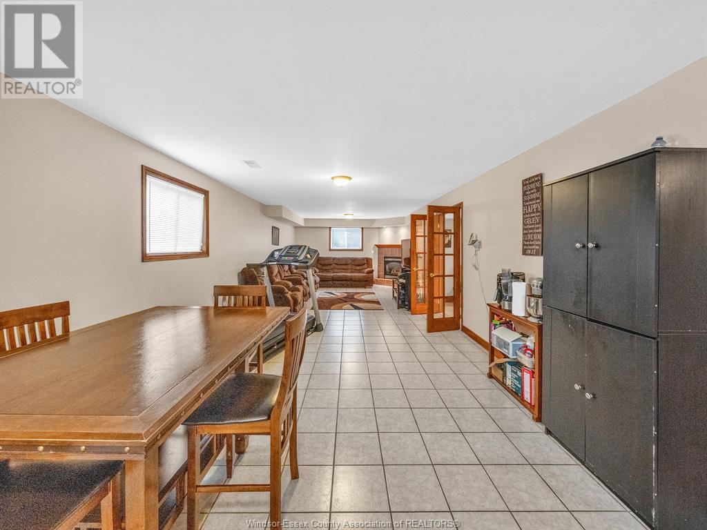 Photo 29 of 44 Sherwood Avenue, Leamington ON