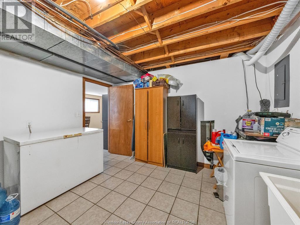 Photo 43 of 44 Sherwood Avenue, Leamington ON
