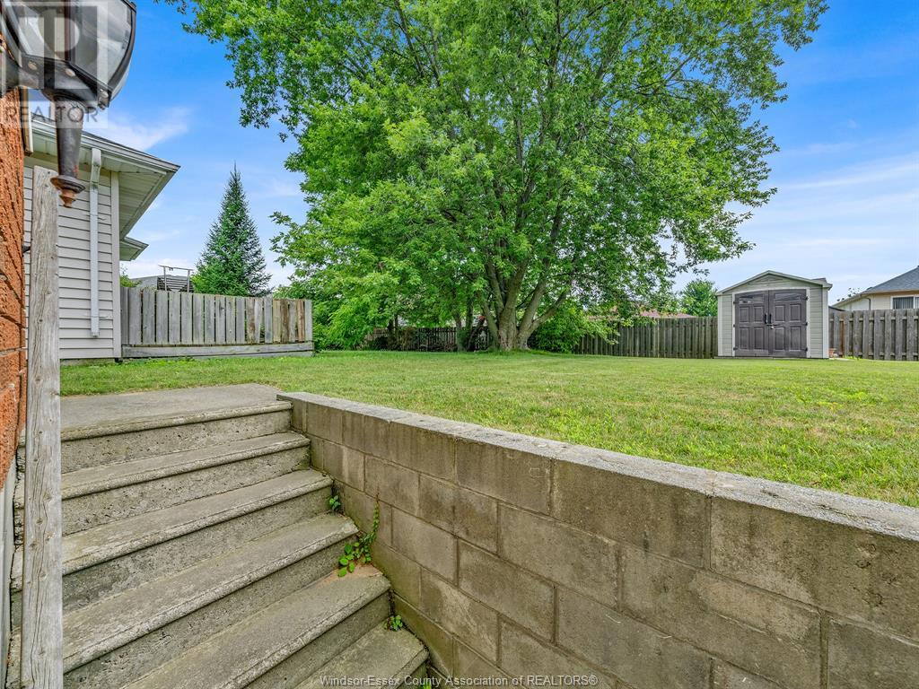 Photo 35 of 44 Sherwood Avenue, Leamington ON