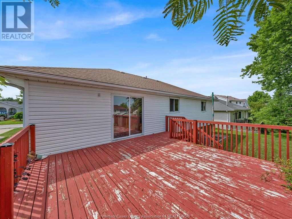 Photo 37 of 44 Sherwood Avenue, Leamington ON