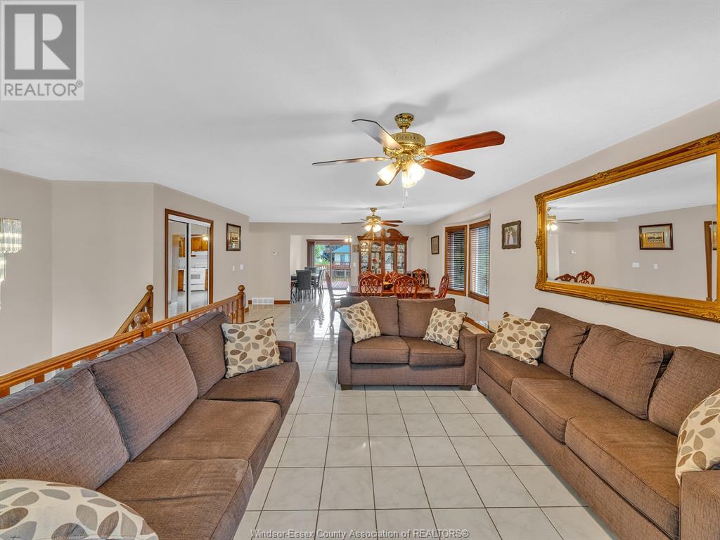 Photo 41 of 44 Sherwood Avenue, Leamington ON