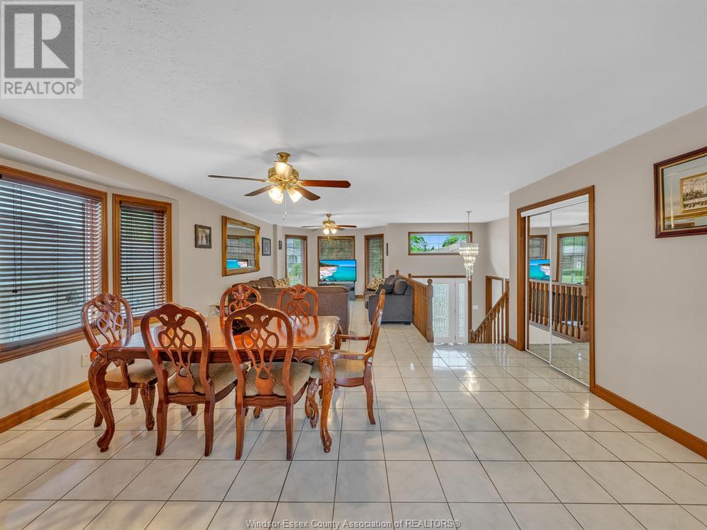 Photo 11 of 44 Sherwood Avenue, Leamington ON