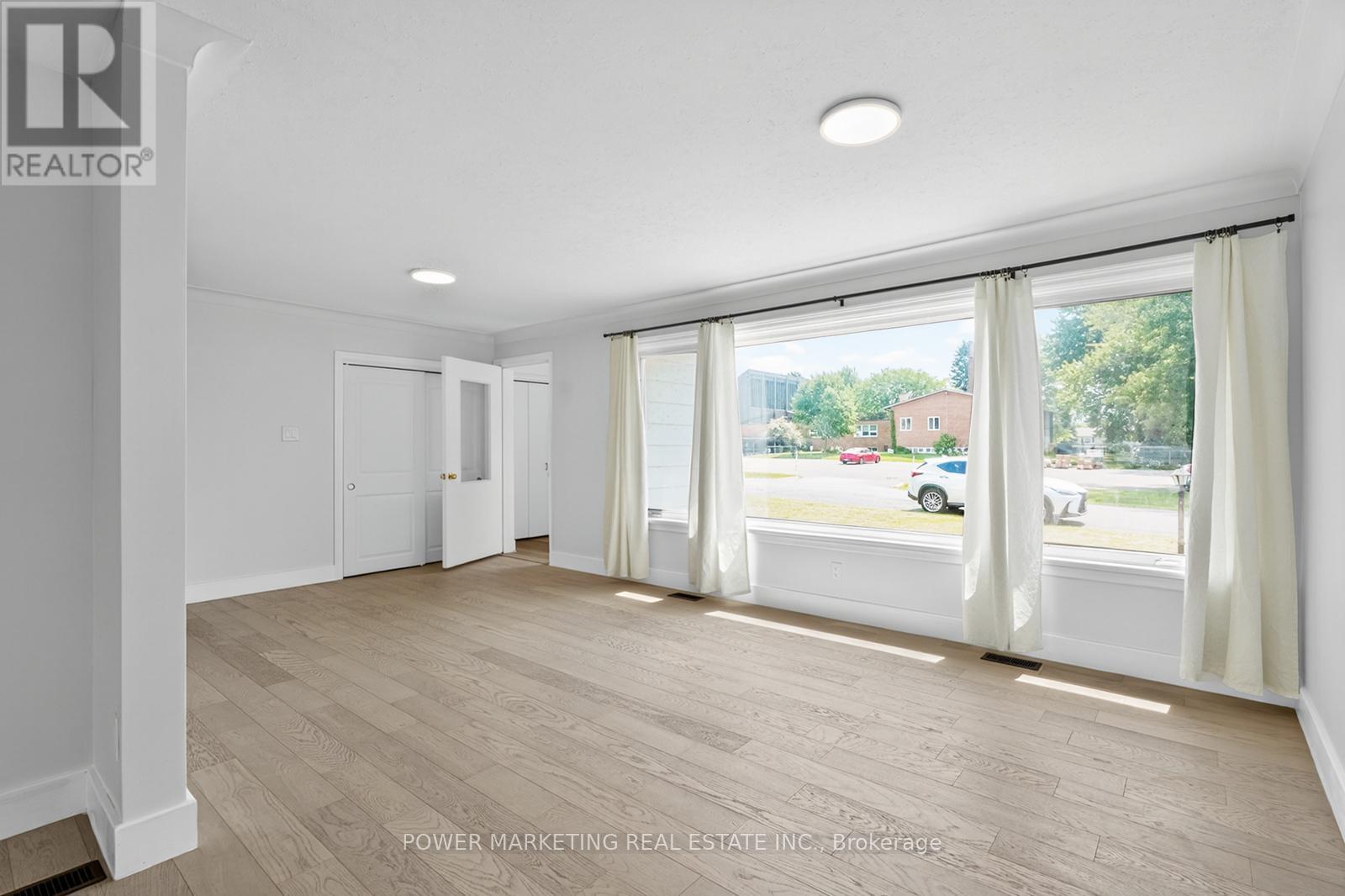 Photo 11 of 9 Epworth Avenue, Ottawa ON