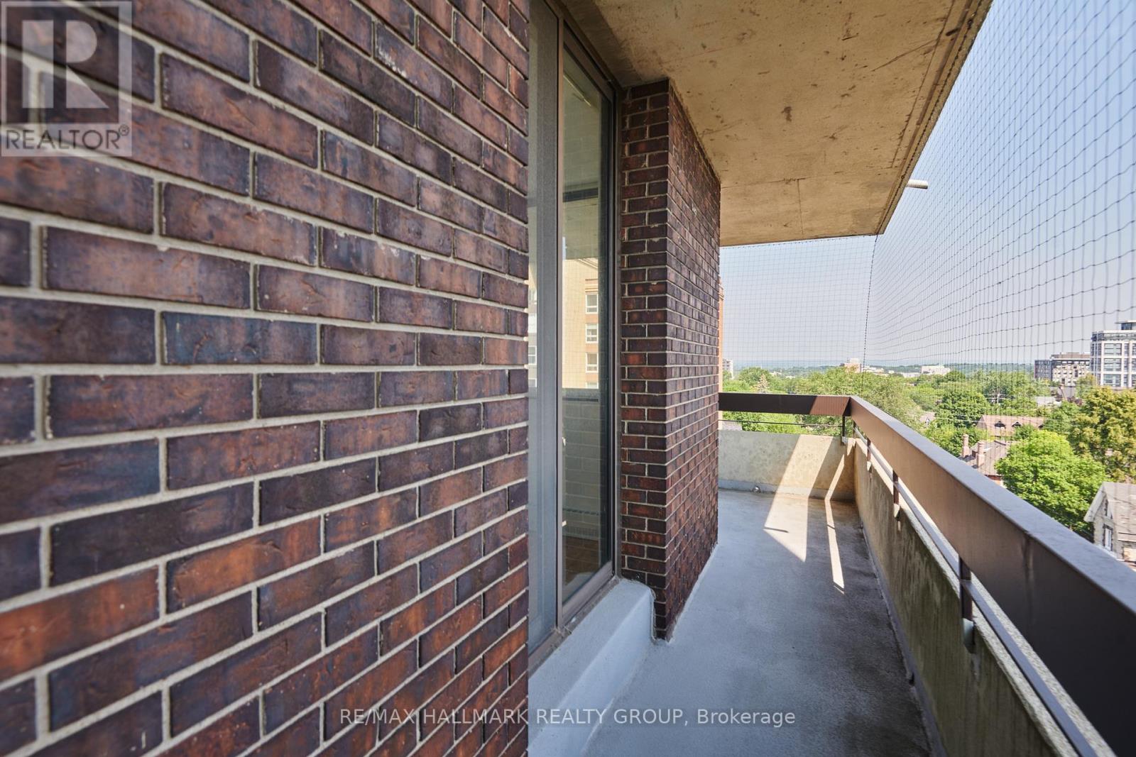 Photo 18 of 9 A 400 Laurier Avenue E, Ottawa ON