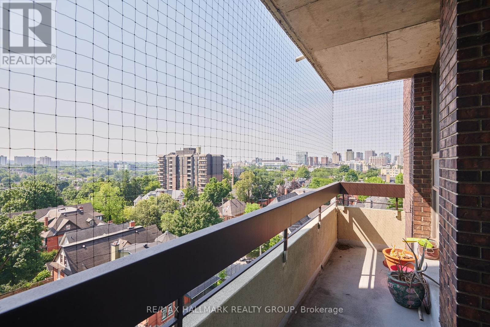 Photo 20 of 9 A 400 Laurier Avenue E, Ottawa ON