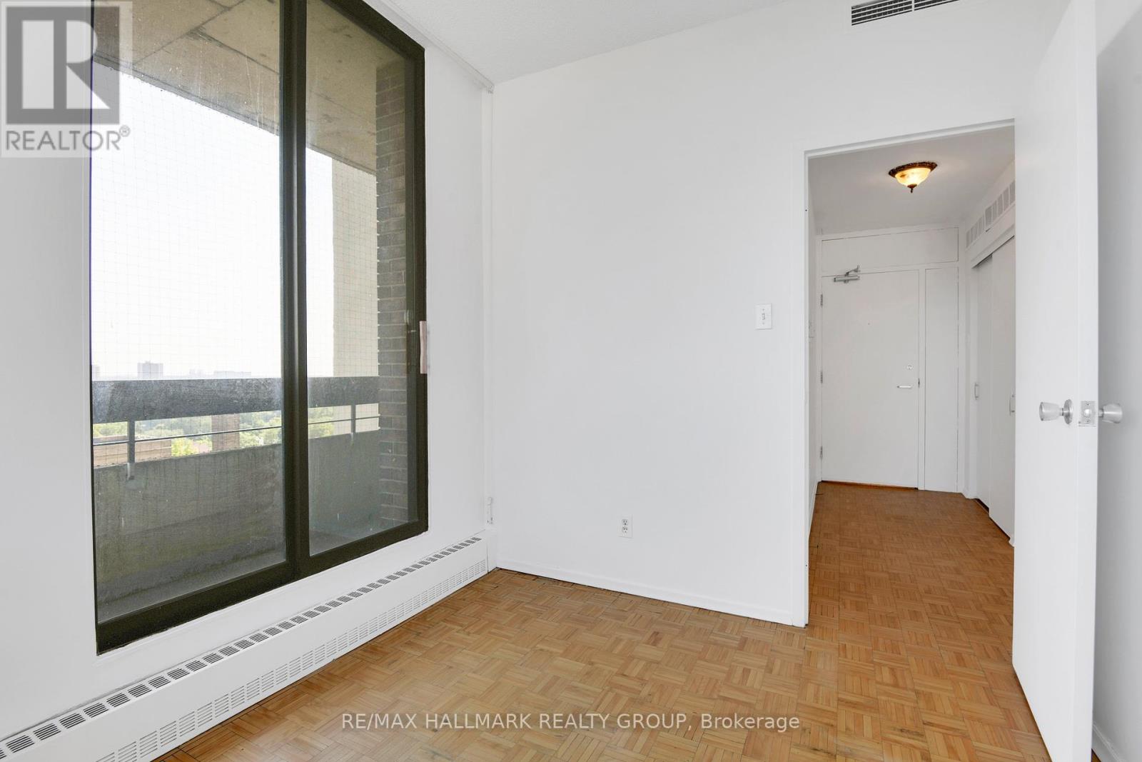 Photo 26 of 9 A 400 Laurier Avenue E, Ottawa ON