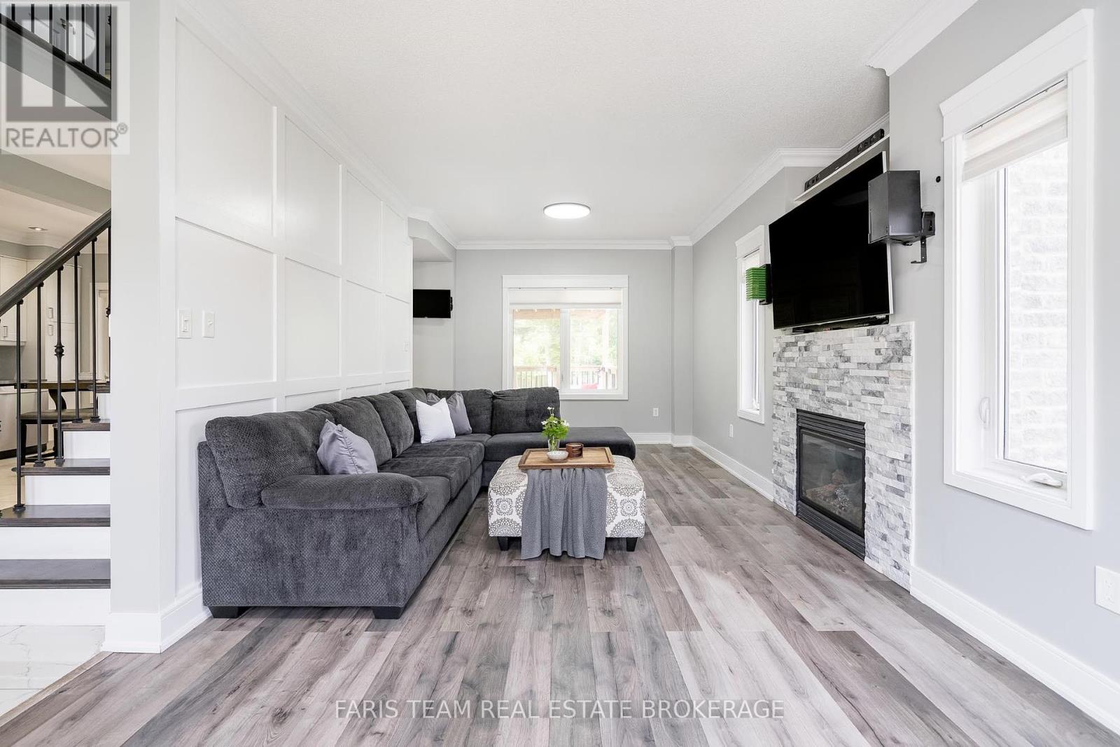 Photo 10 of 18 Mancini Drive, Essa ON