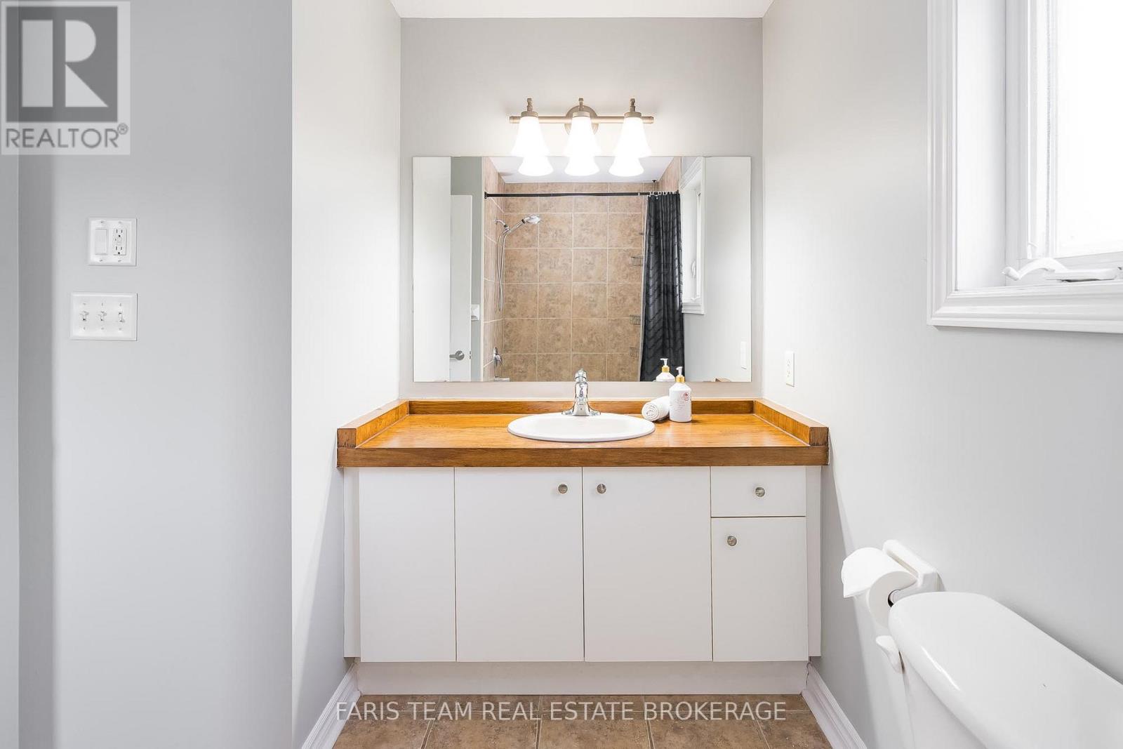 Photo 14 of 18 Mancini Drive, Essa ON