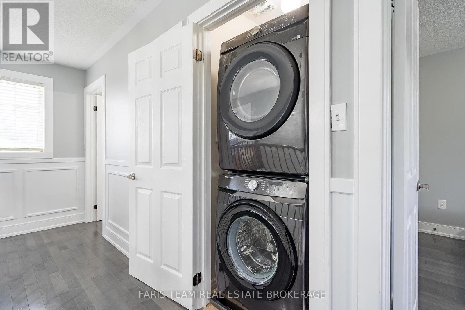 Photo 18 of 18 Mancini Drive, Essa ON