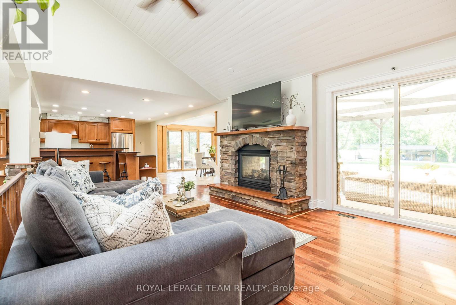 Photo 46 of 1216 A River Road, Ottawa ON