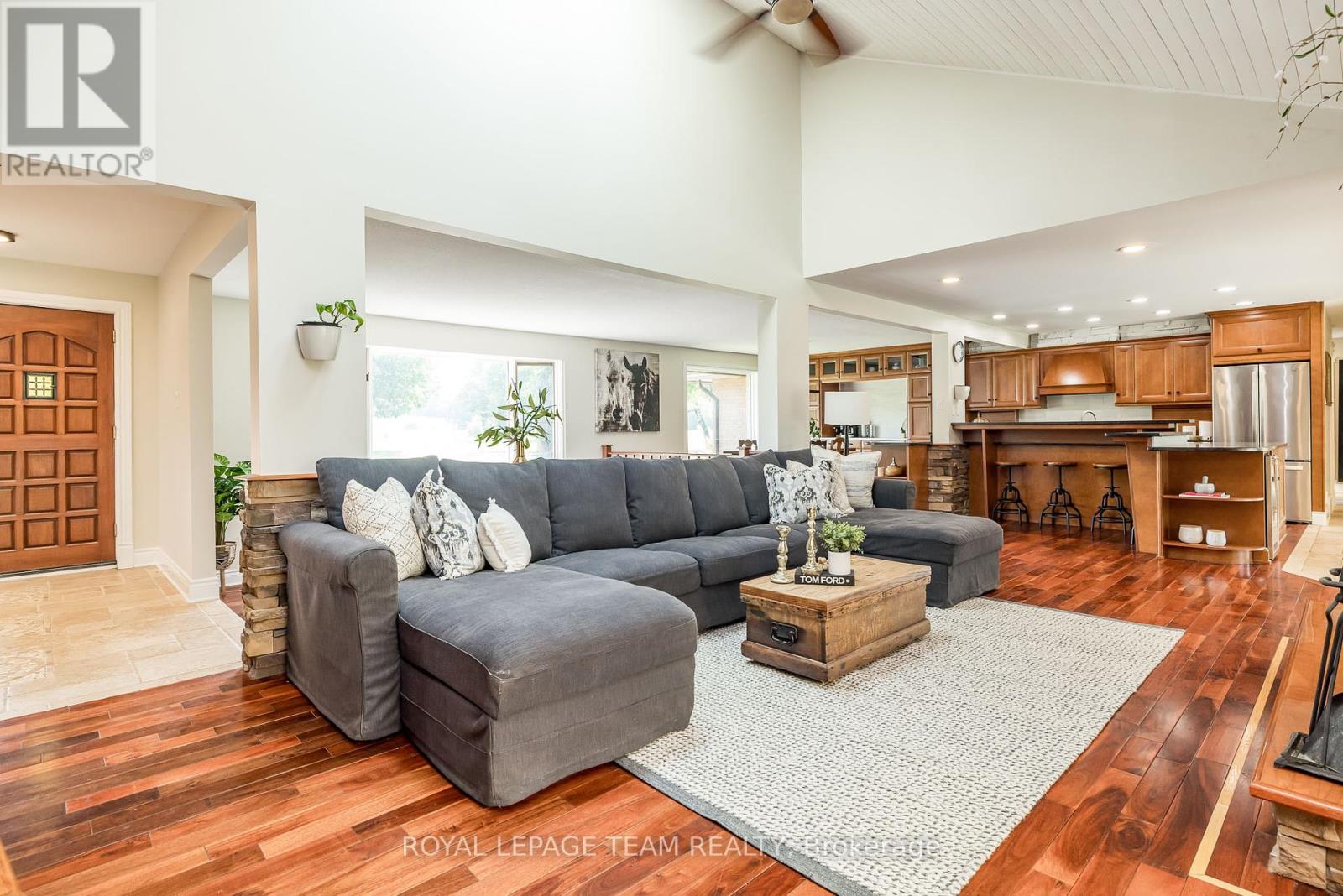 Photo 11 of 1216 A River Road, Ottawa ON