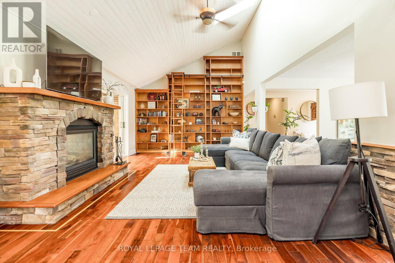 Photo 27 of 1216 A River Road, Ottawa ON