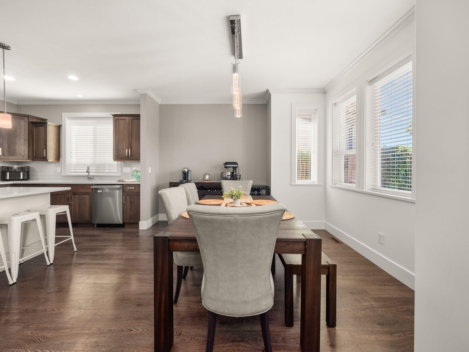 Photo 3 of 10273 Manor Drive Fairfield Island, Chilliwack BC