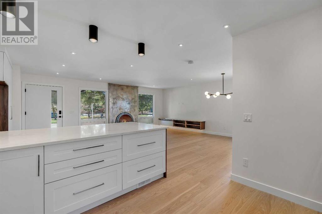 Photo 11 of 10704 Oakfield Drive Sw, Calgary AB