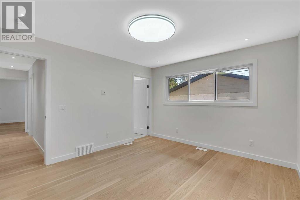 Photo 22 of 10704 Oakfield Drive Sw, Calgary AB