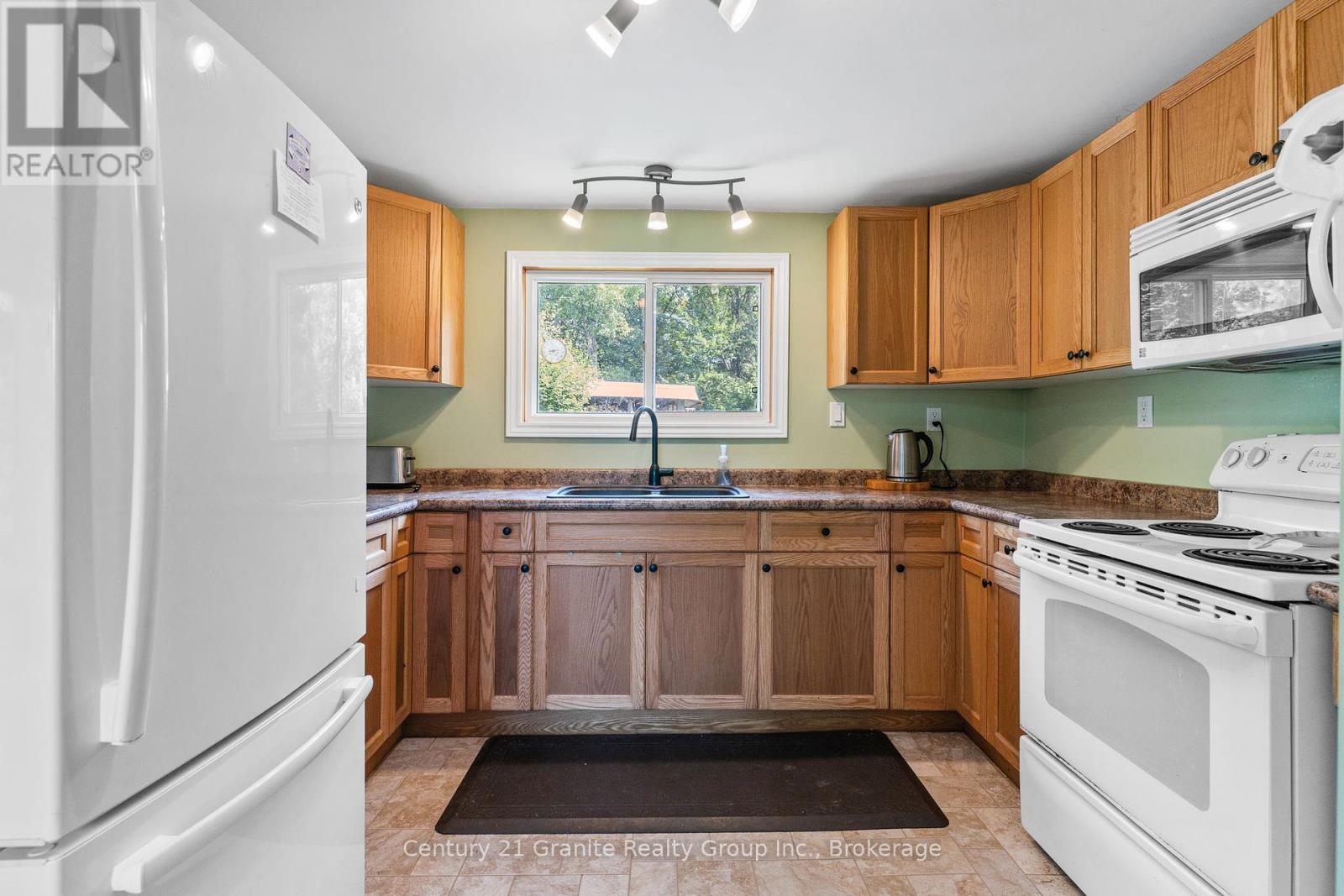 Photo 10 of 23 A East Bear Lake Road, Mcmurrich Monteith ON