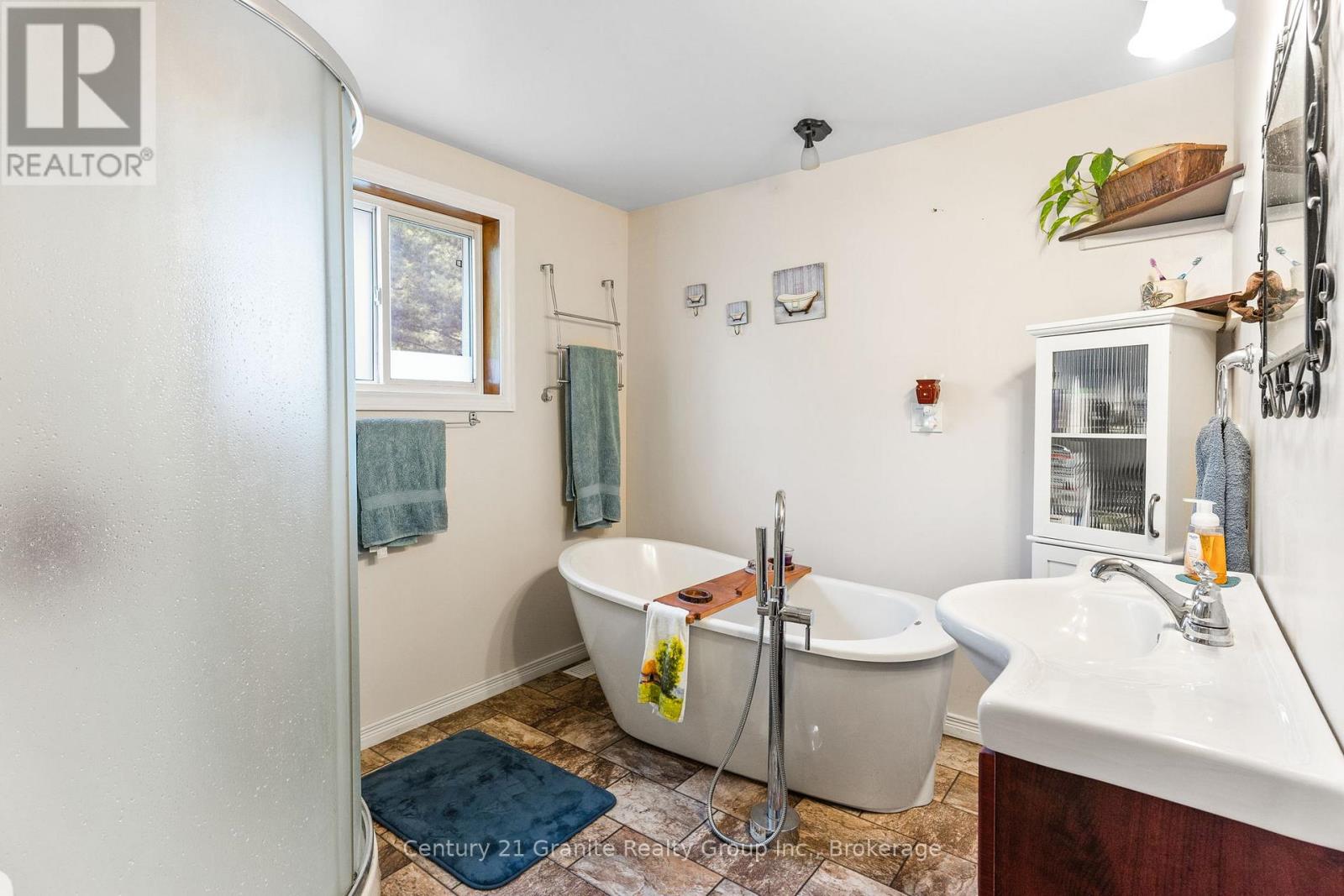 Photo 15 of 23 A East Bear Lake Road, Mcmurrich Monteith ON