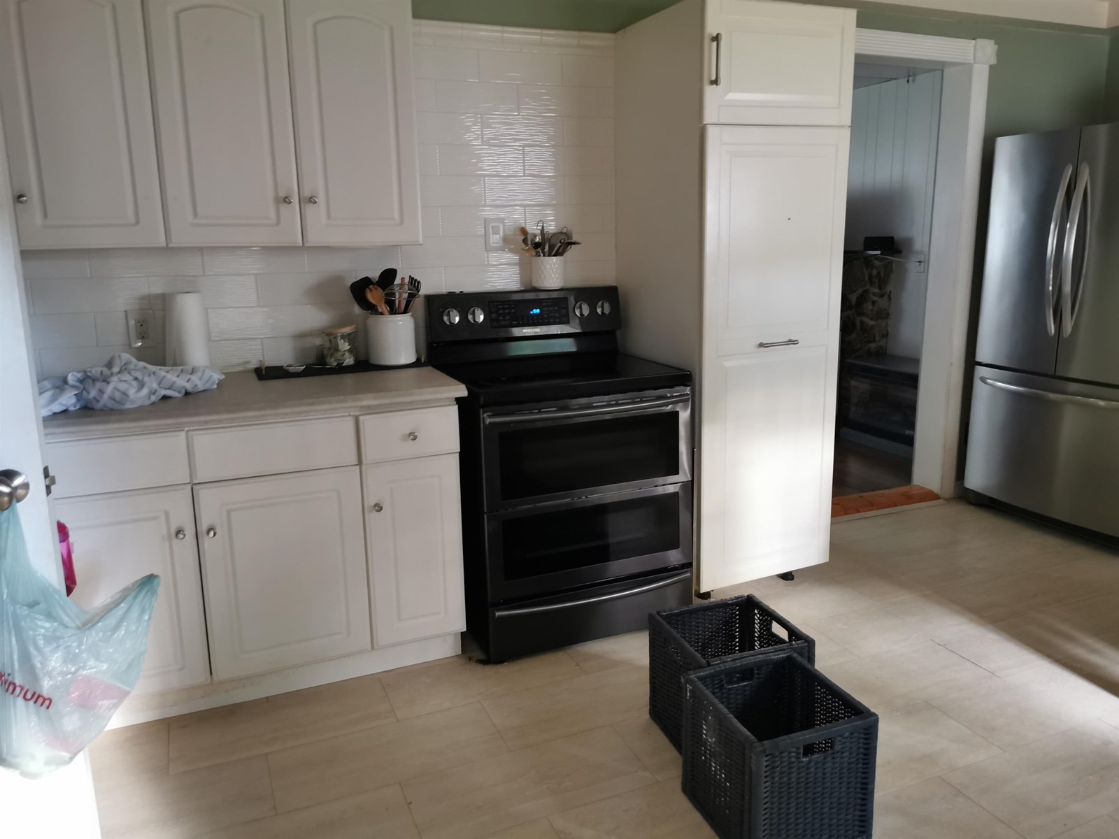 Photo 3 of 9493 140 Street, Surrey BC