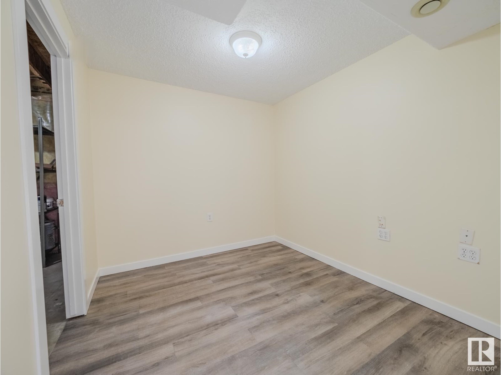 Photo 48 of 15013 135 A St Nw, Edmonton AB