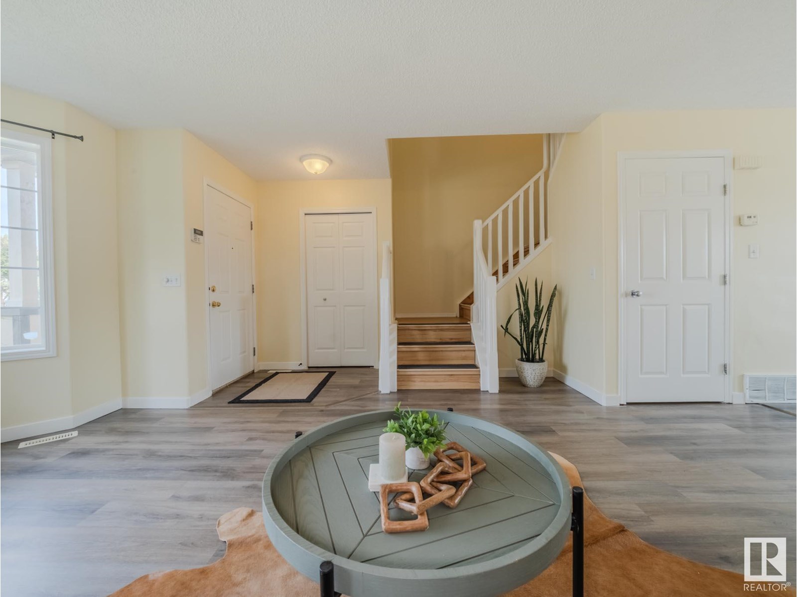 Photo 1 of 15013 135 A St Nw, Edmonton AB