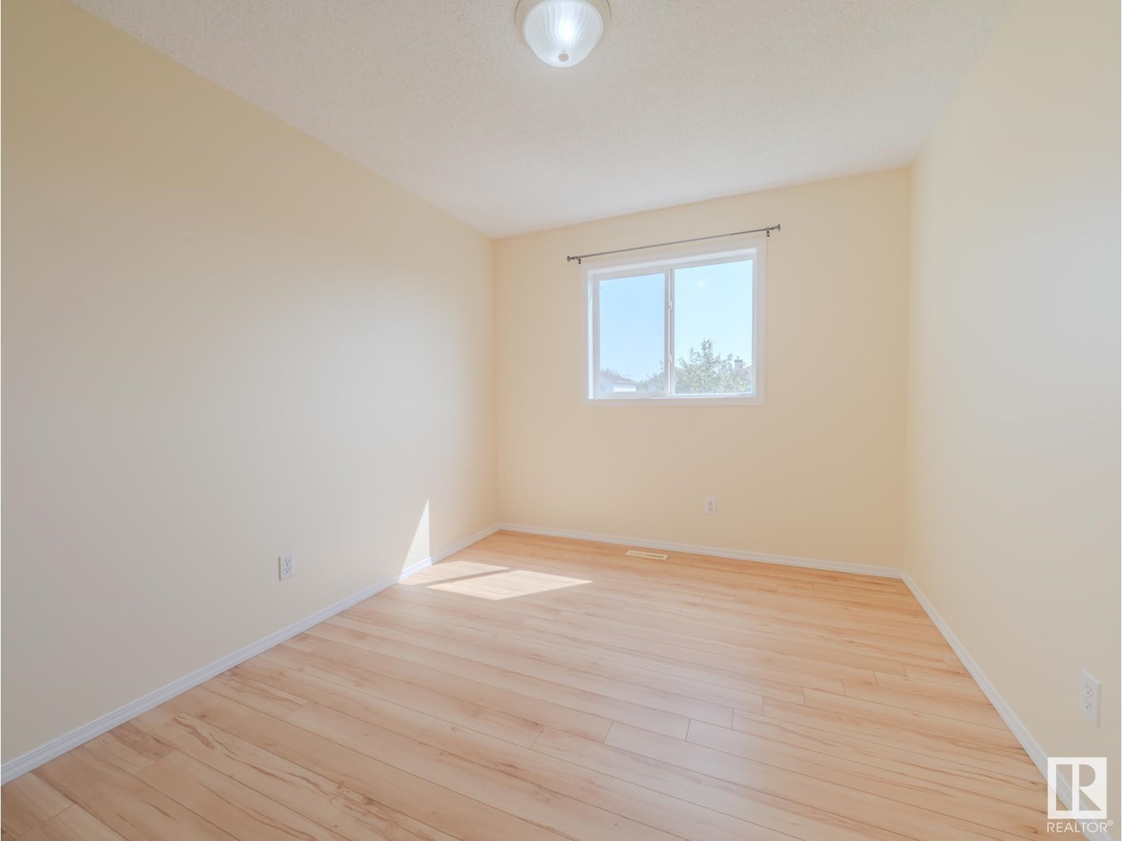 Photo 34 of 15013 135 A St Nw, Edmonton AB