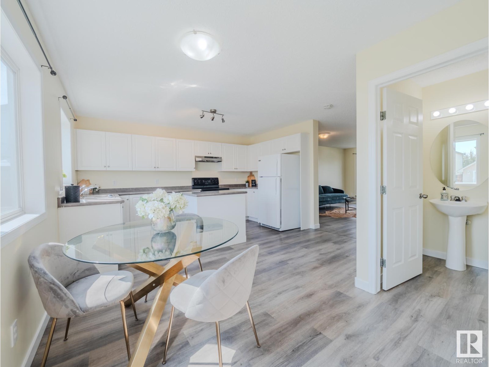 Photo 6 of 15013 135 A St Nw, Edmonton AB