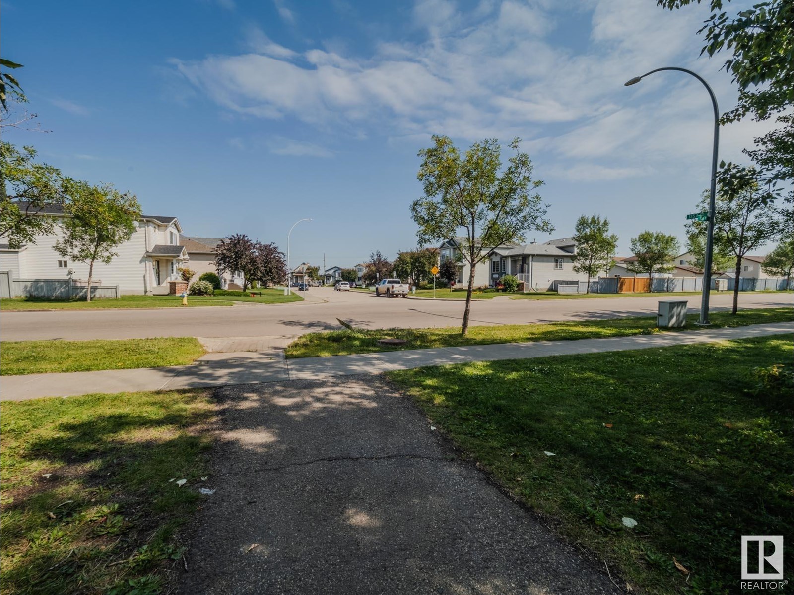 Photo 9 of 15013 135 A St Nw, Edmonton AB