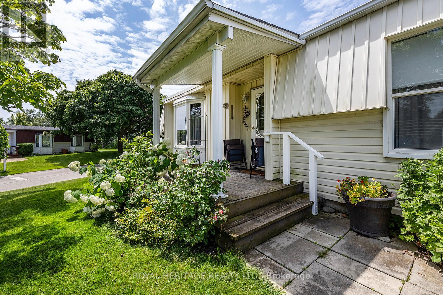 Photo 8 of 38 Bluffs Road E, Clarington ON