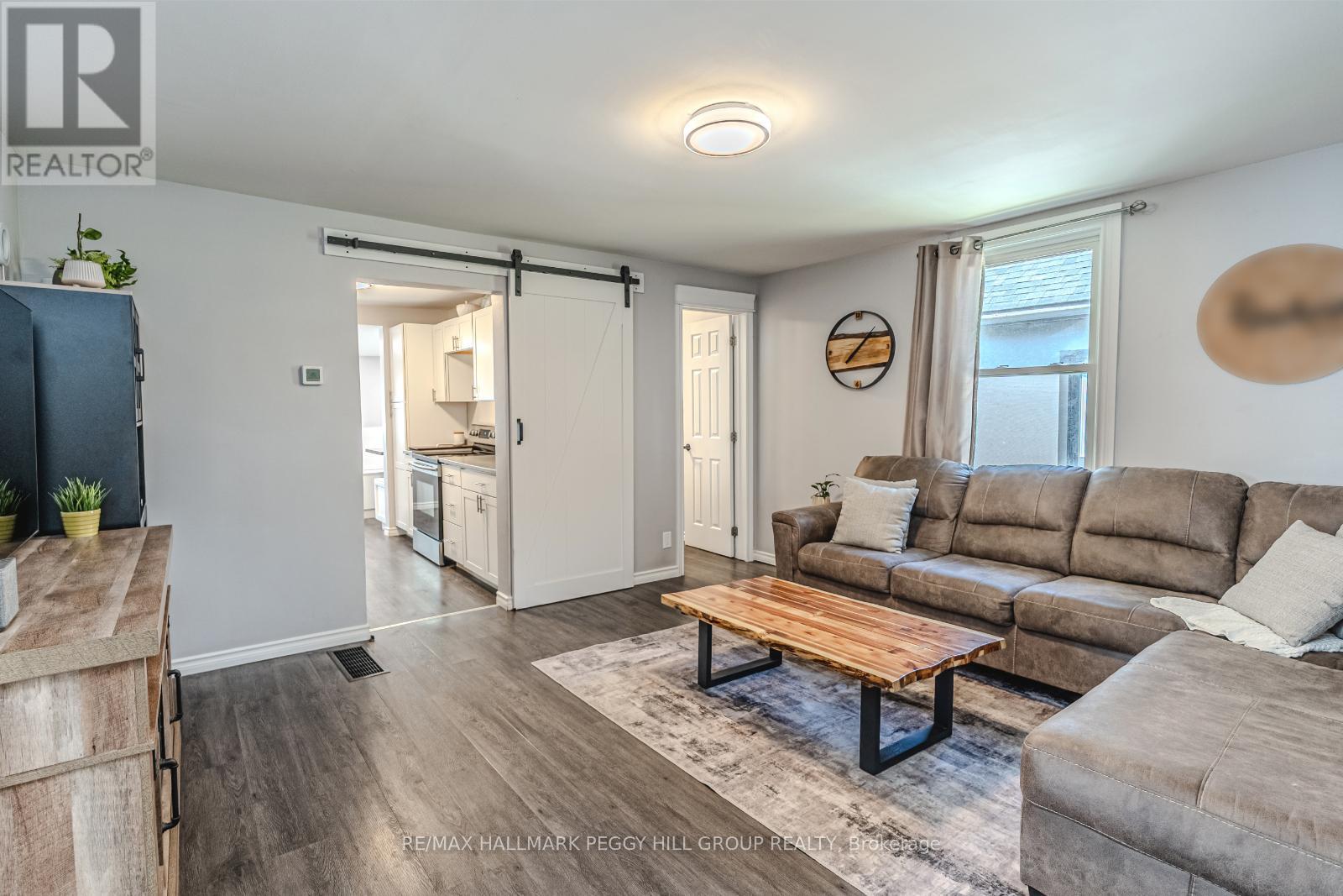 Photo 3 of 44 Adelaide Street, Barrie ON